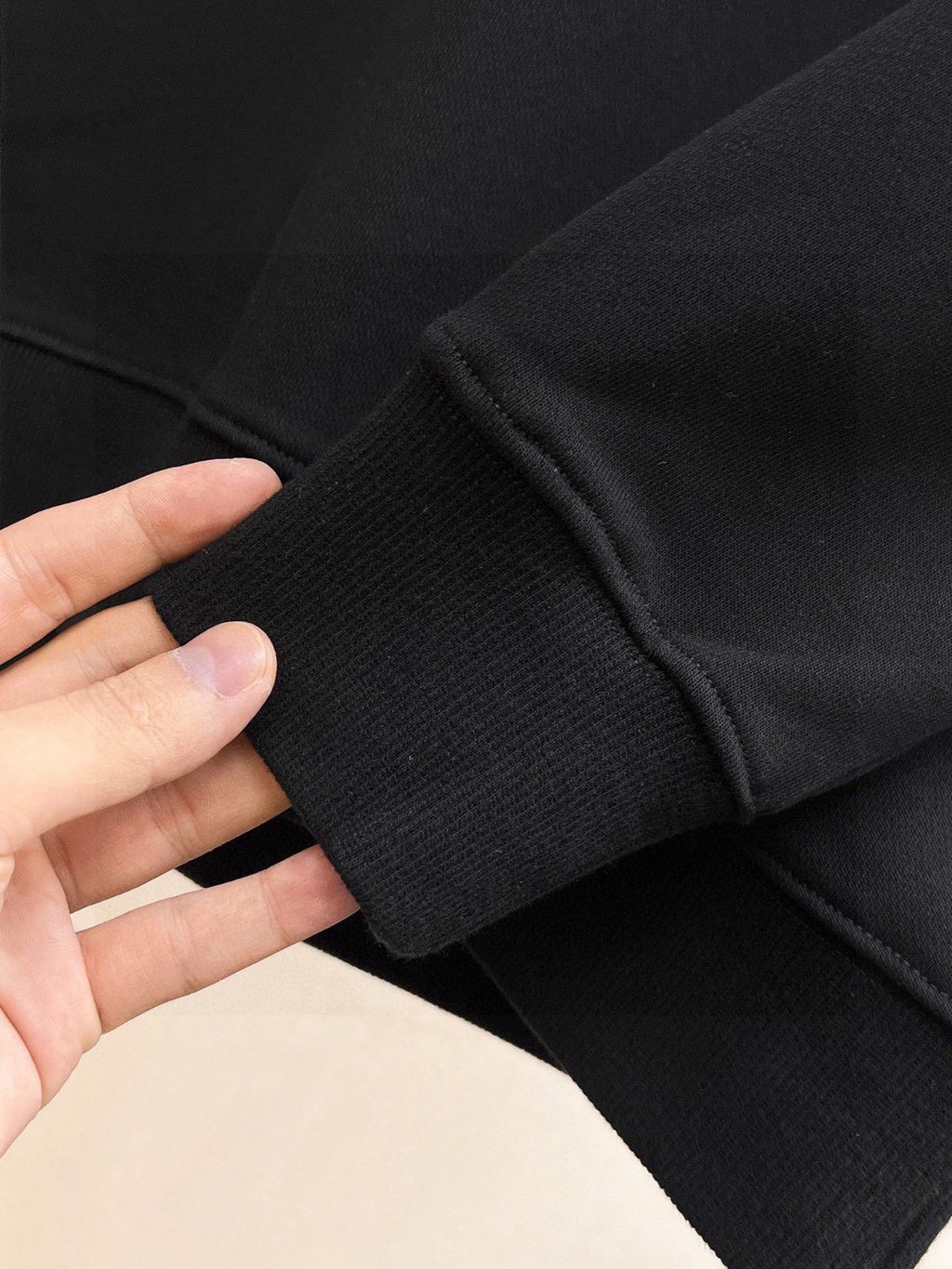 Latest long sleeved round neck sweatshirt 1