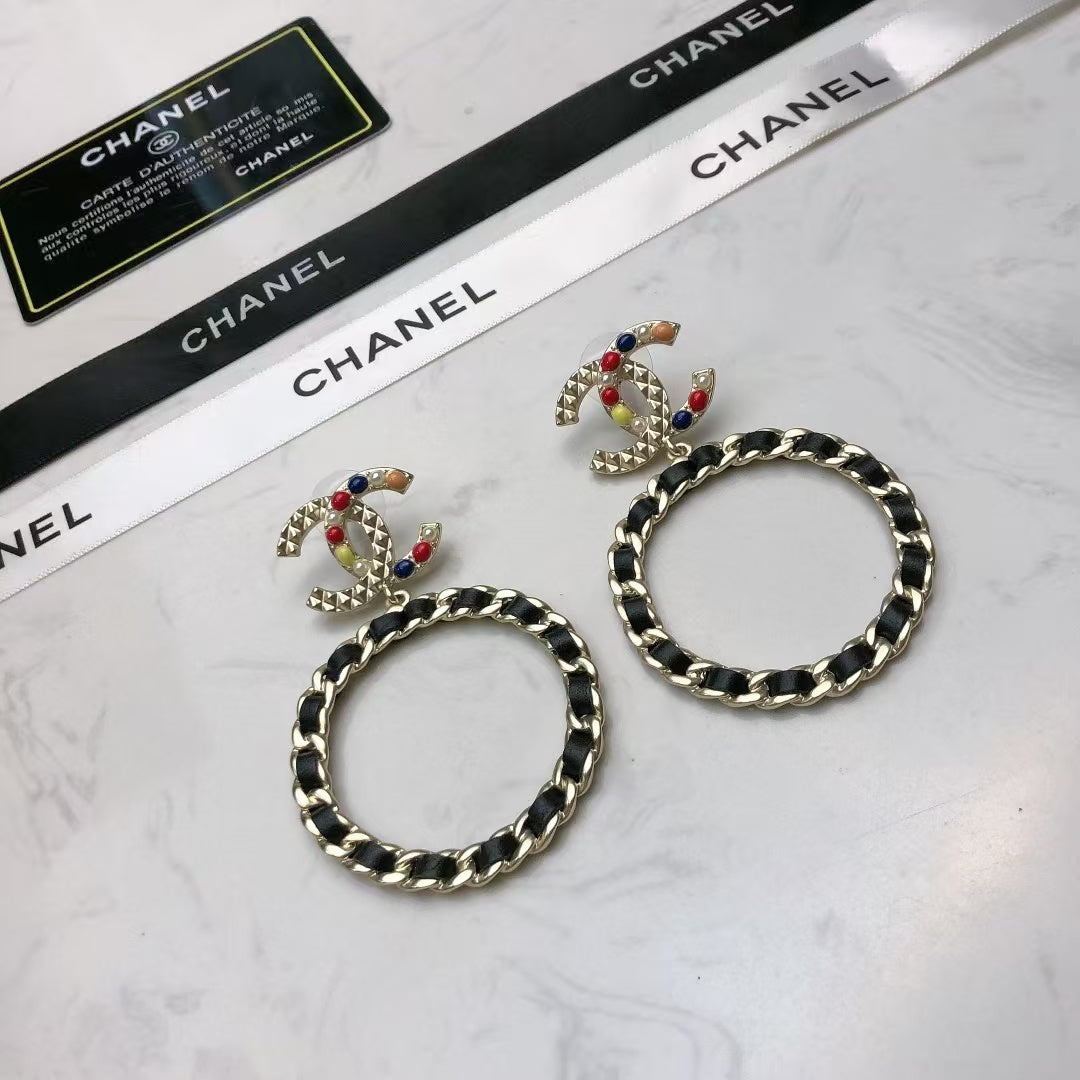 New round earrings