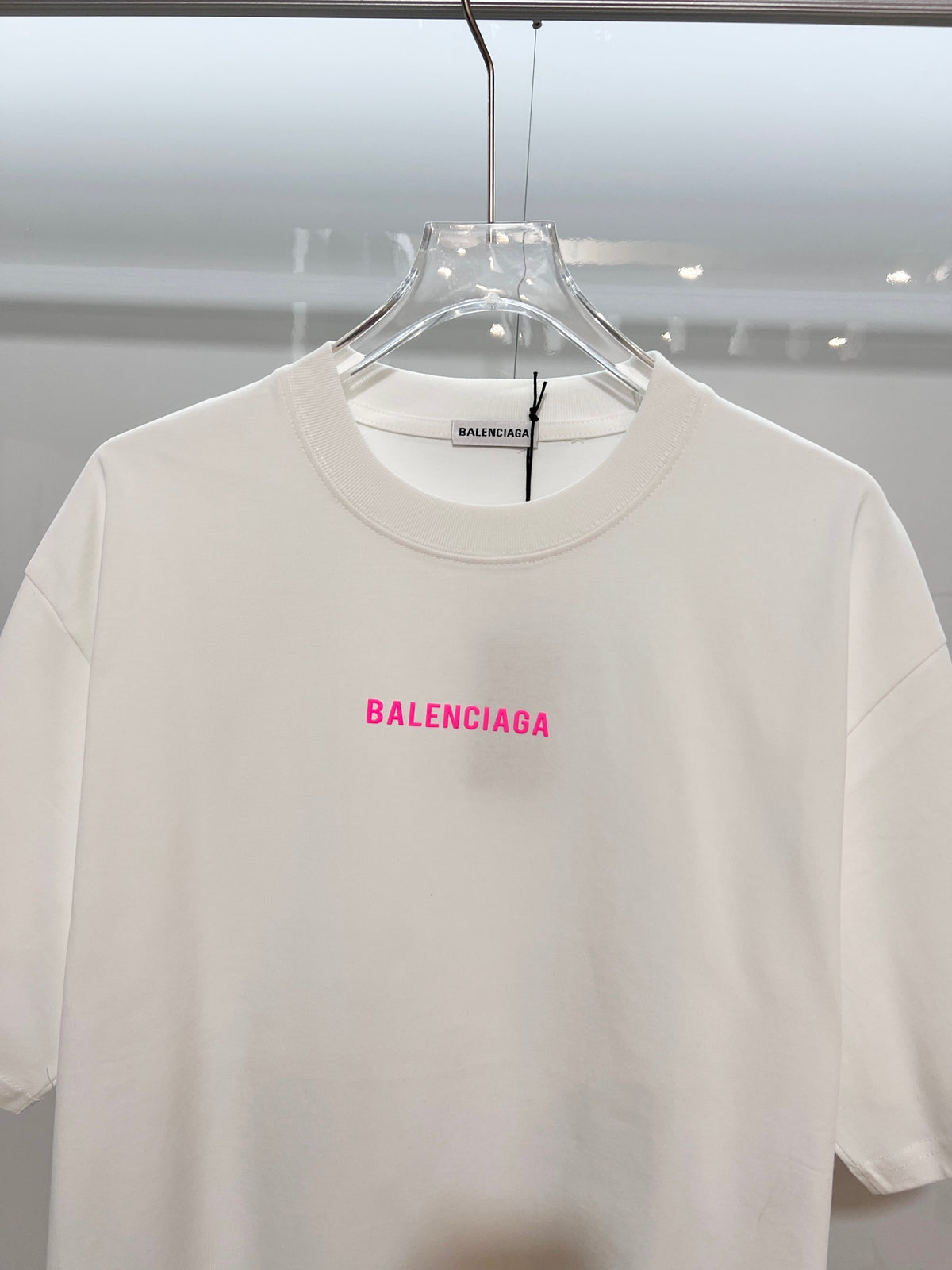 Foam offset small letter round neck T-shirt