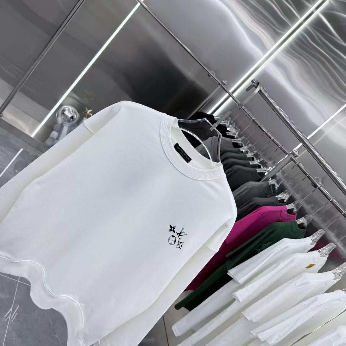 Autumn and winter new round neck long sleeved sweatshirt