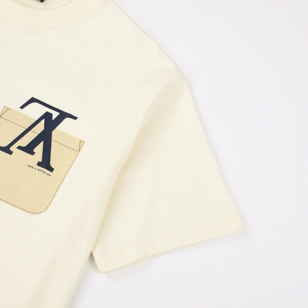 Fake chest pocket with new contrasting color design printed T-shirt