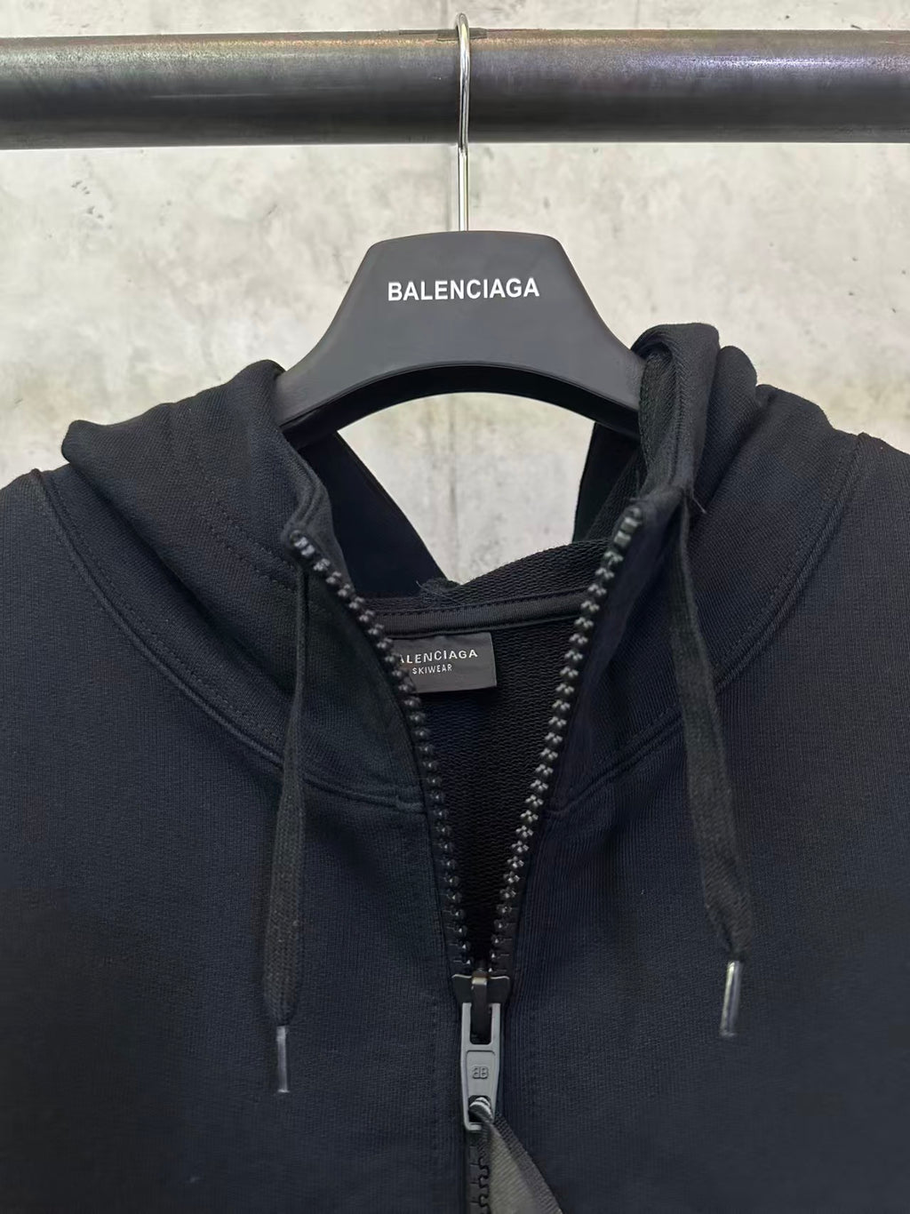 Embroidered hooded sweatshirt