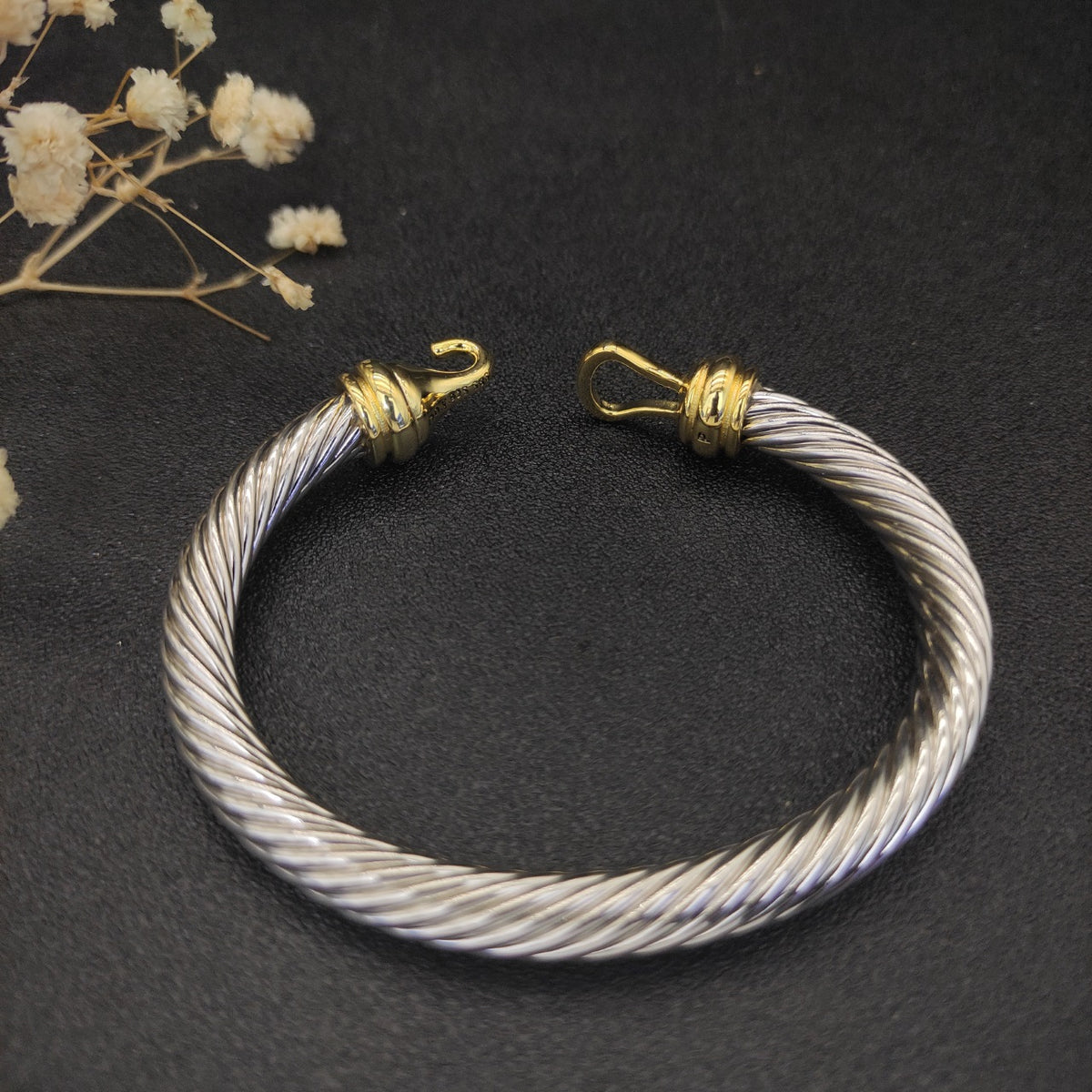 Golden Hook Head Bracelet