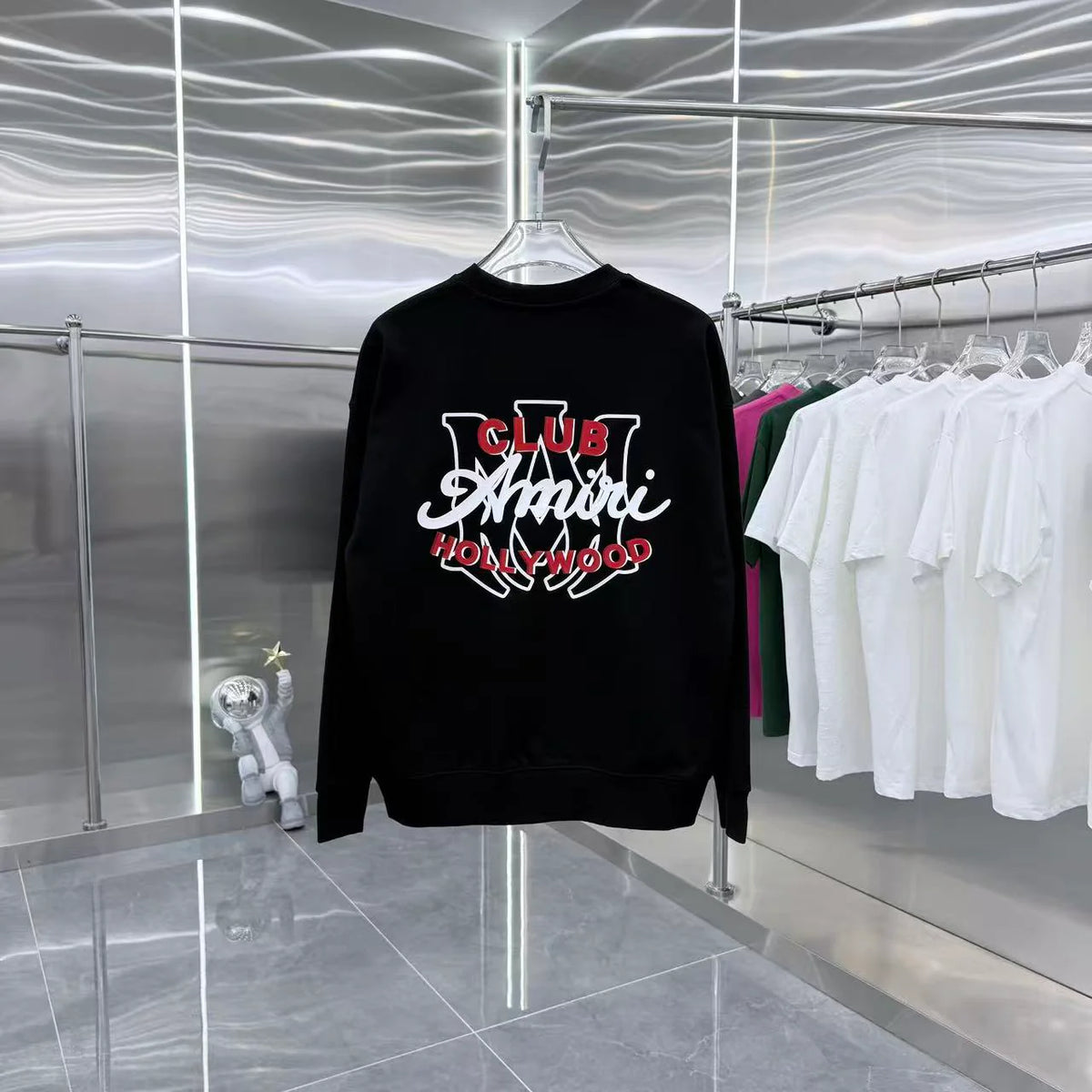 Round neck long sleeved sweatshirt