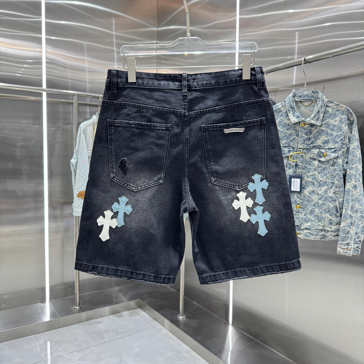 Spliced cross denim shorts