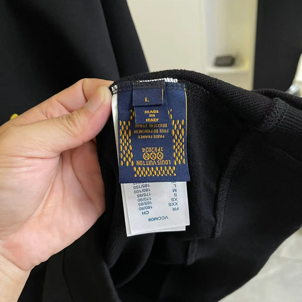 Gold thread embroidered letter logo round neck hoodie