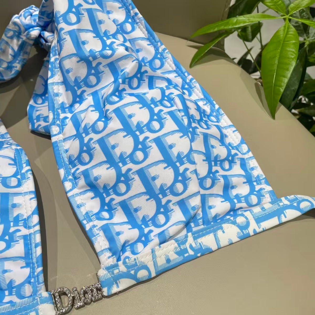 New quick drying elastic swimsuit