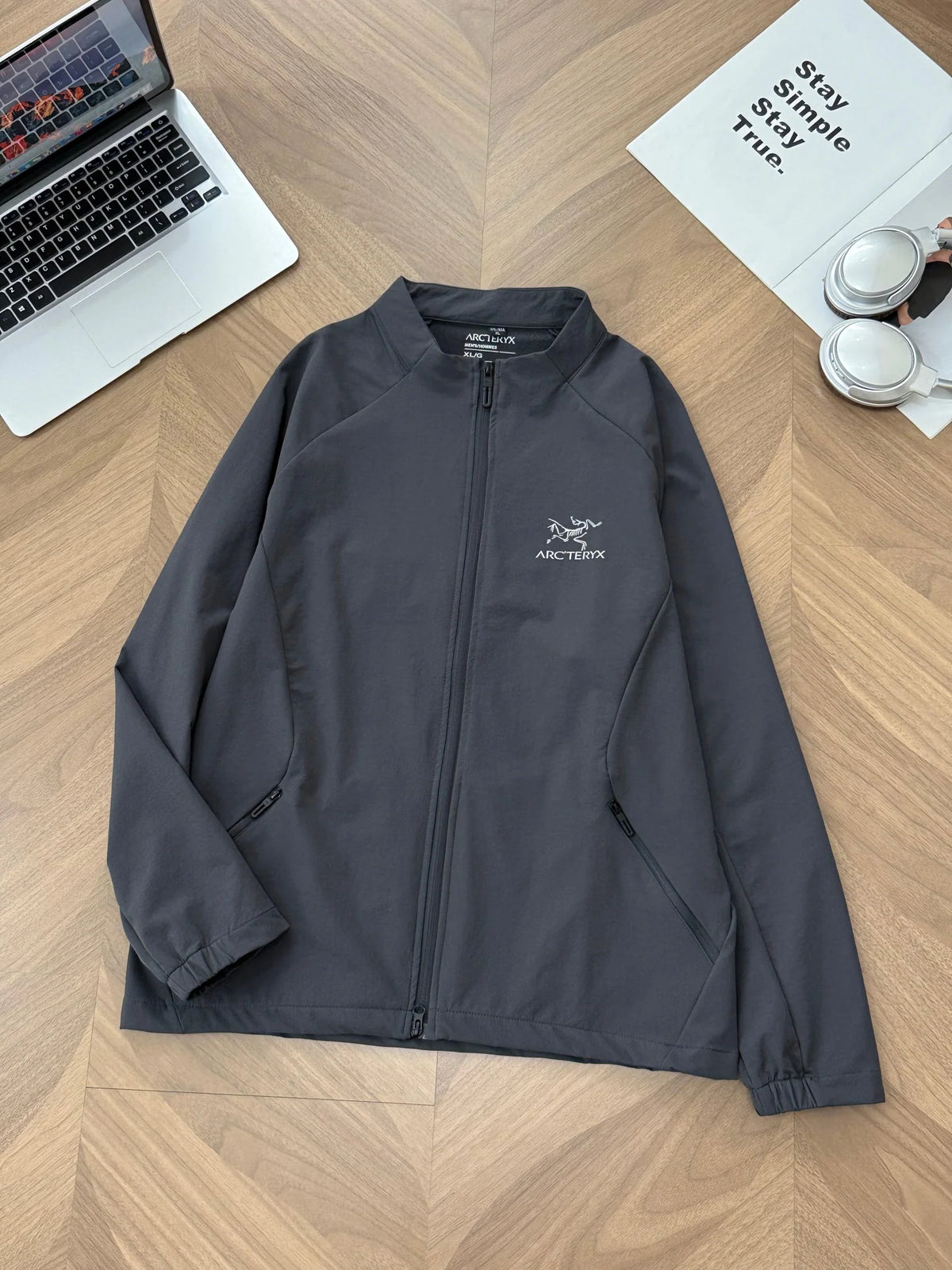 Windproof soft shell jacket
