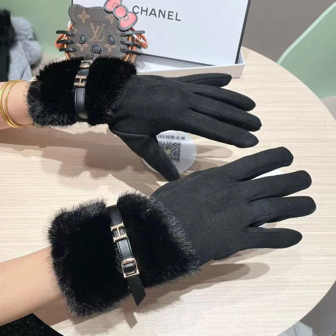 Cold resistant and warm plush windproof gloves