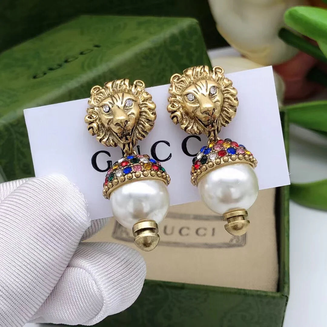 New Lion colored Diamond Earstuds
