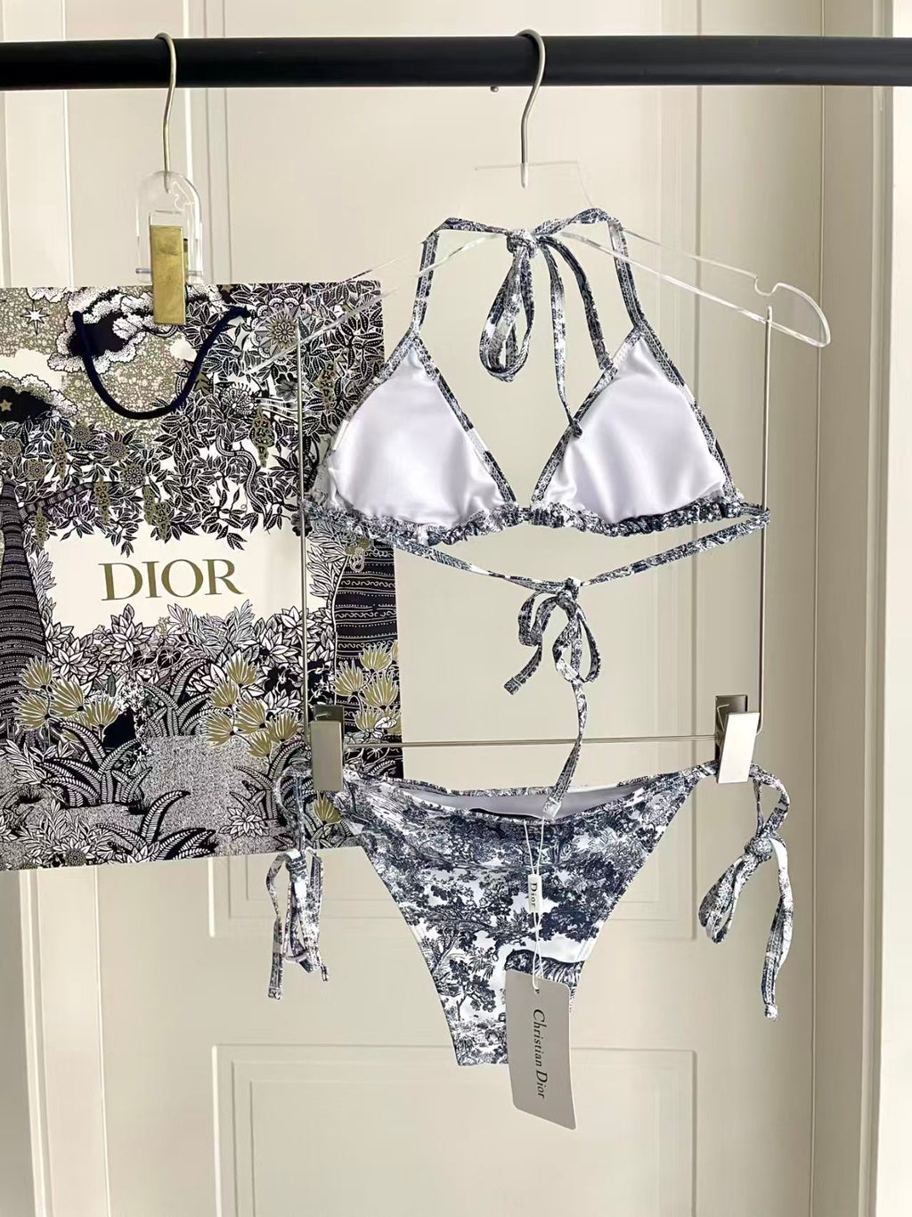 New three piece printed swimsuit