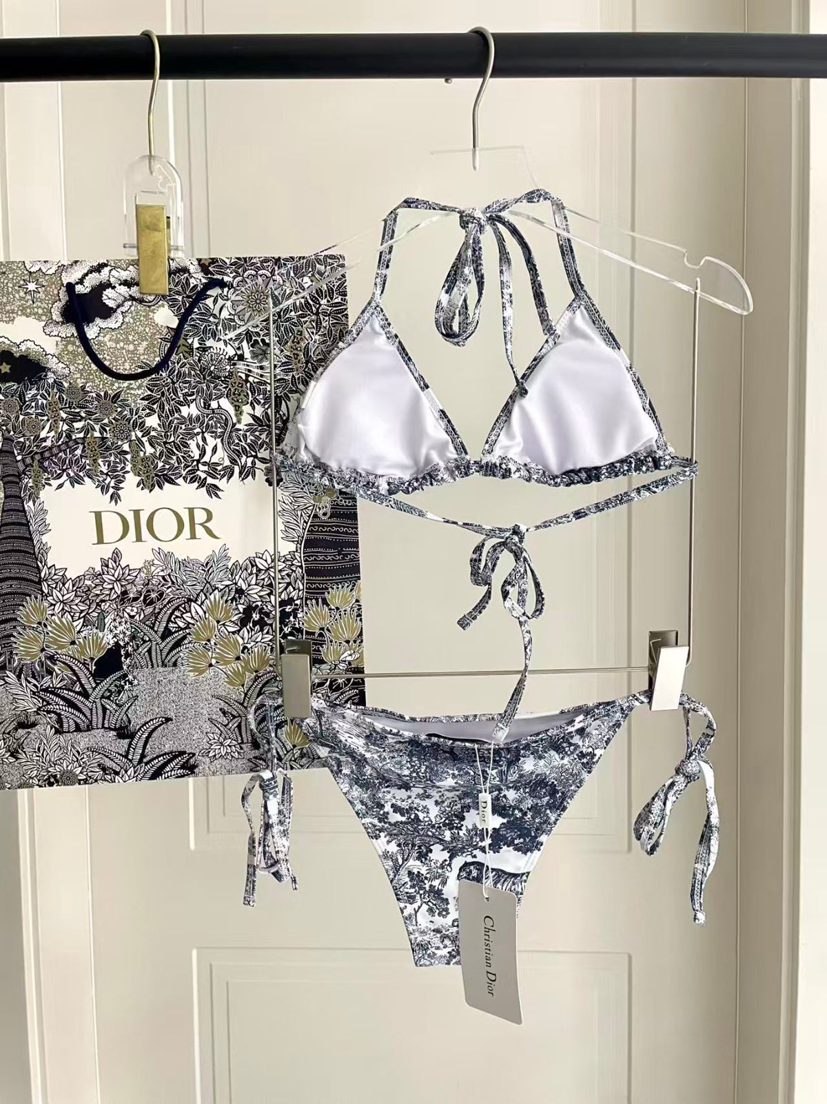 New three piece printed swimsuit