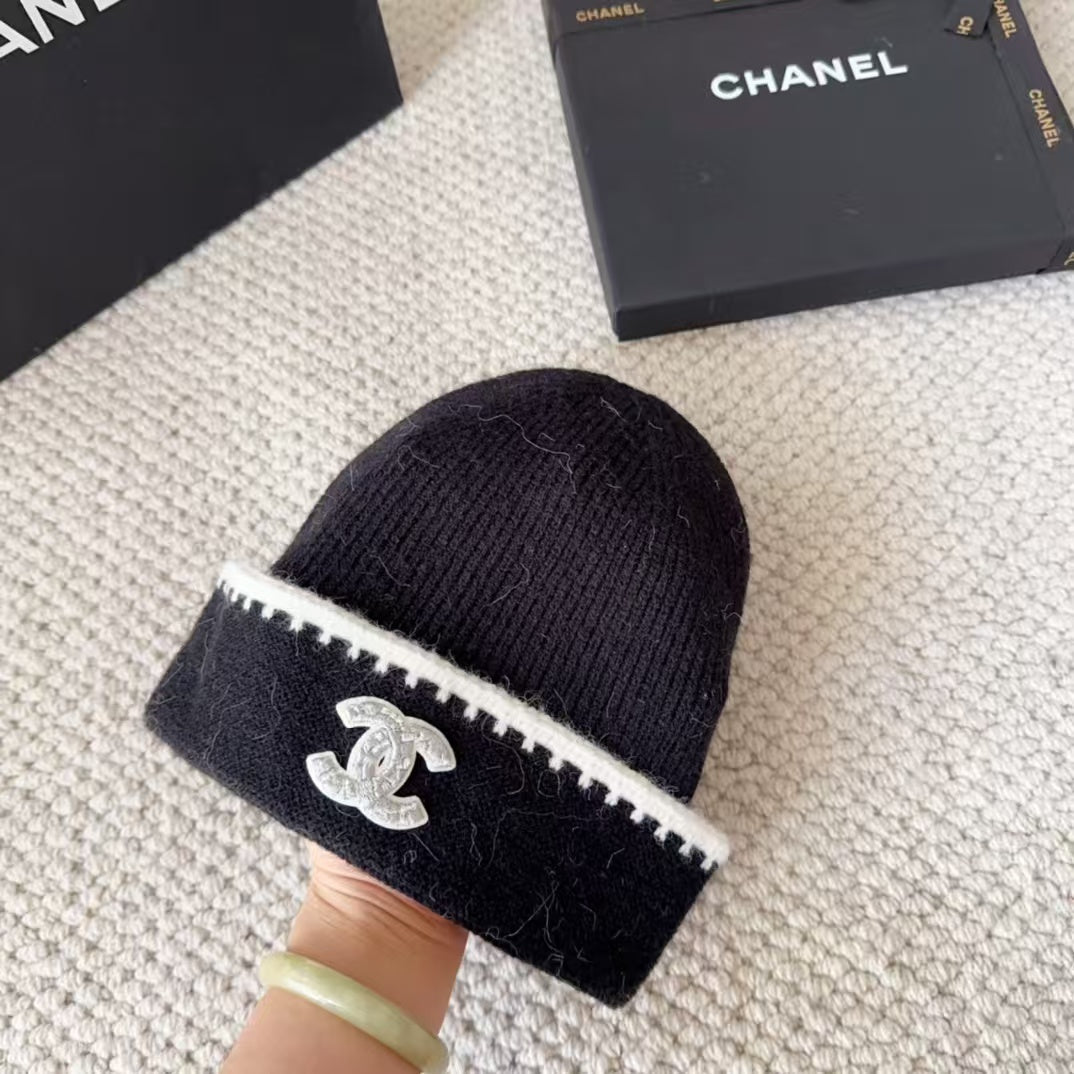 Explosive classic knitted hat