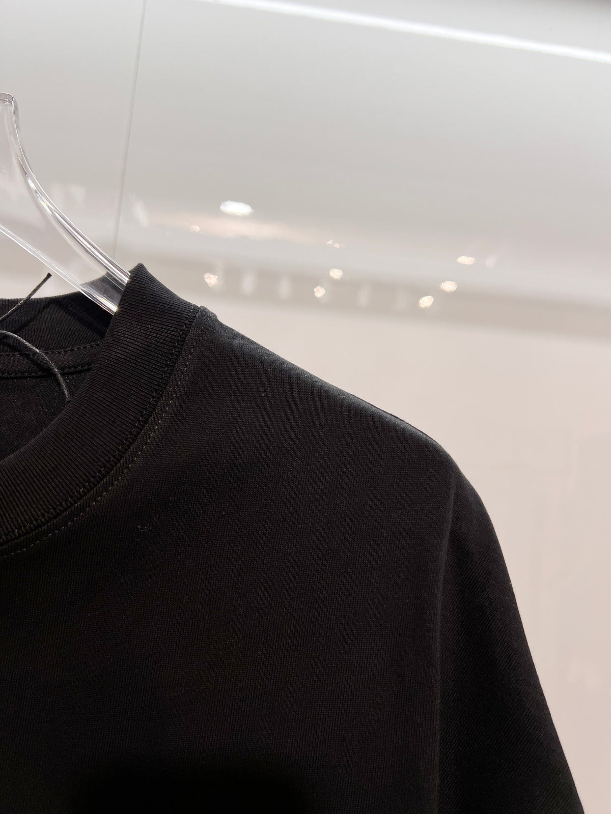 Foam offset small letter round neck T-shirt