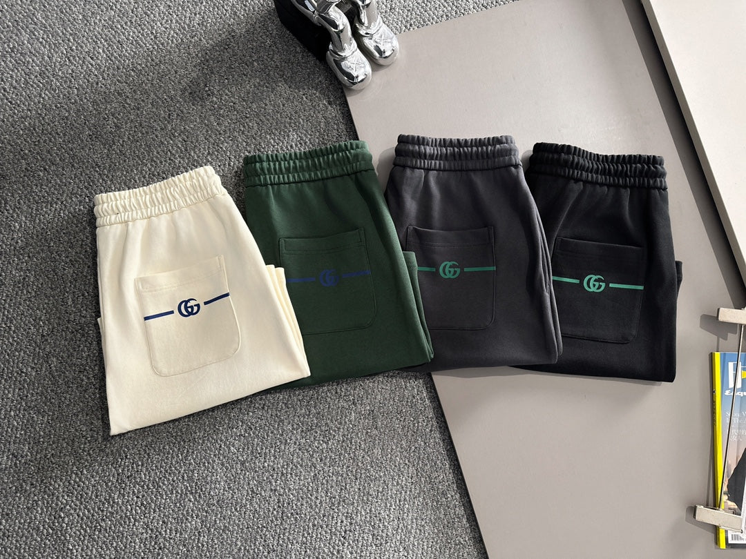 Front grain embroidered logo casual shorts