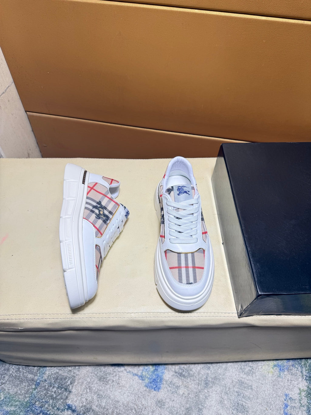 🏃 Casual shoes are a must-have for trendy men