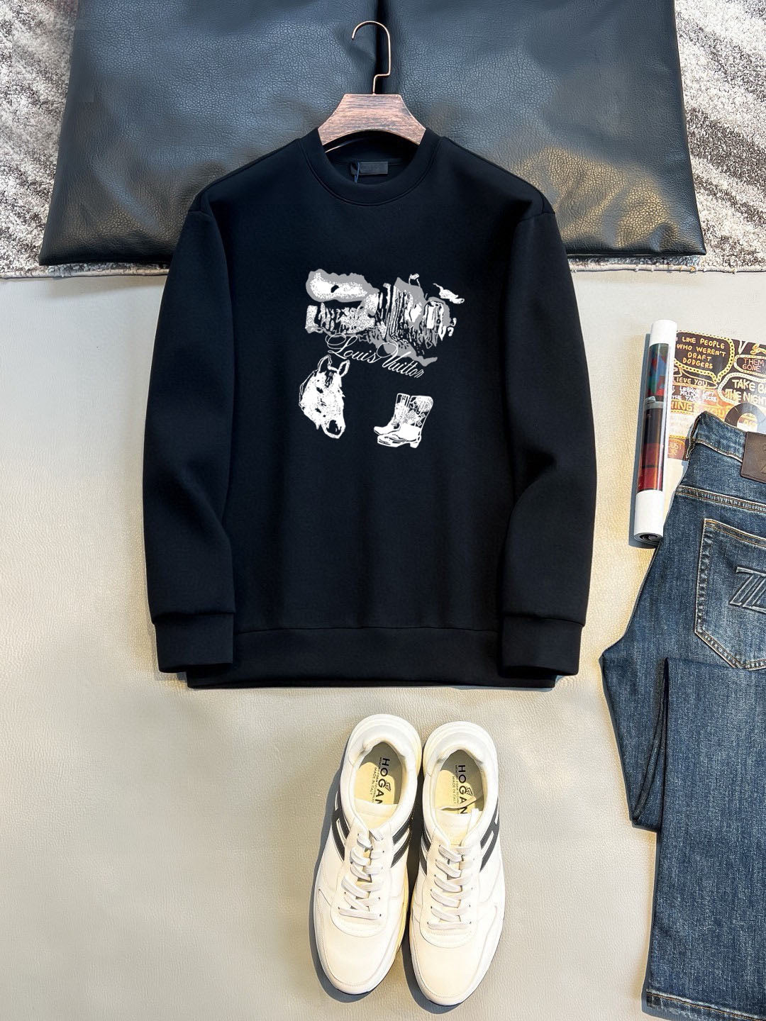 New long sleeved round neck sweatshirt 11
