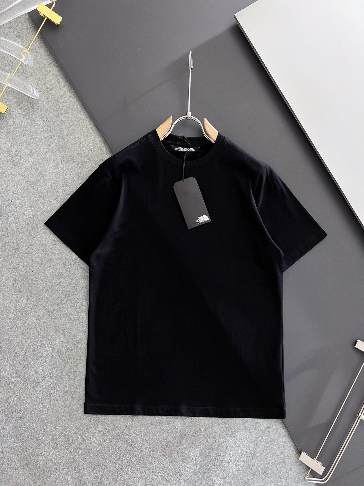 Summer new round neck fashionable short sleeved T-shirt