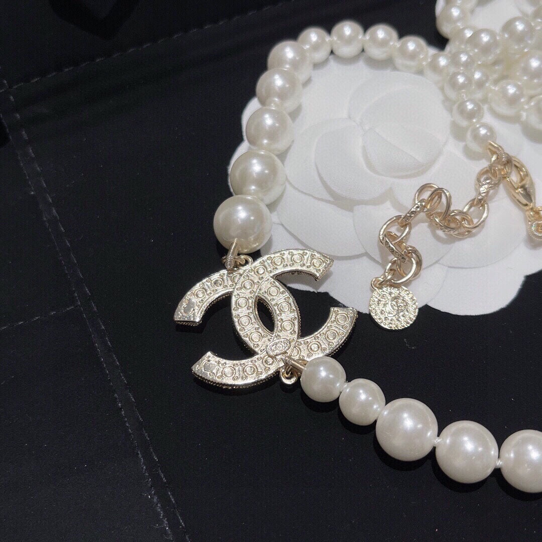 Pearl short necklace collarbone chain