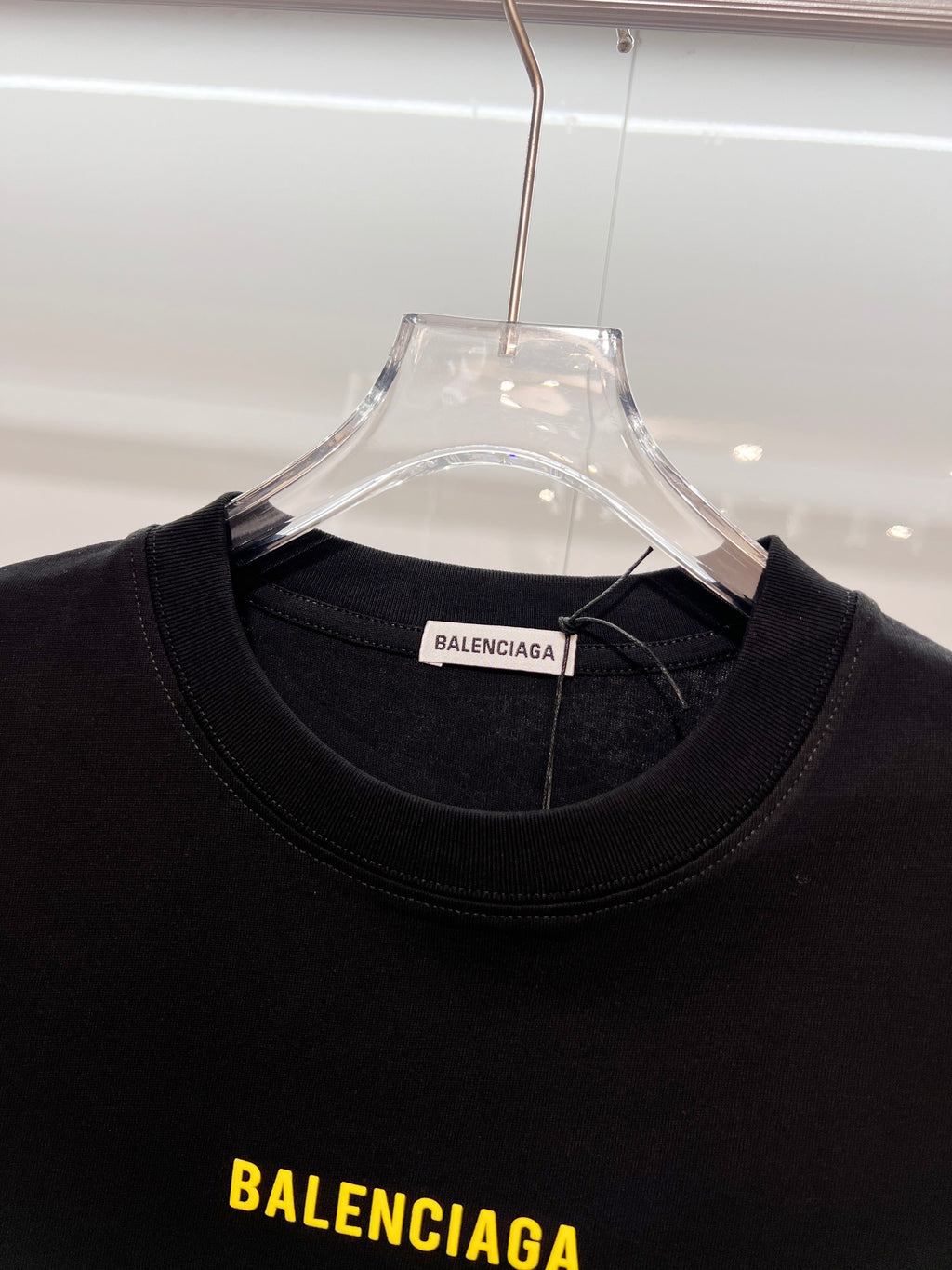 Foam offset small letter round neck T-shirt