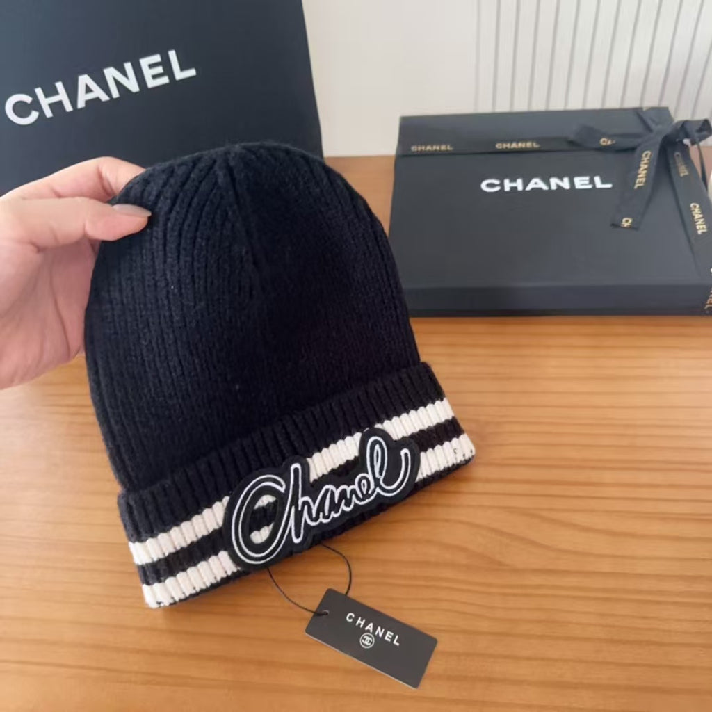 New autumn and winter hats
