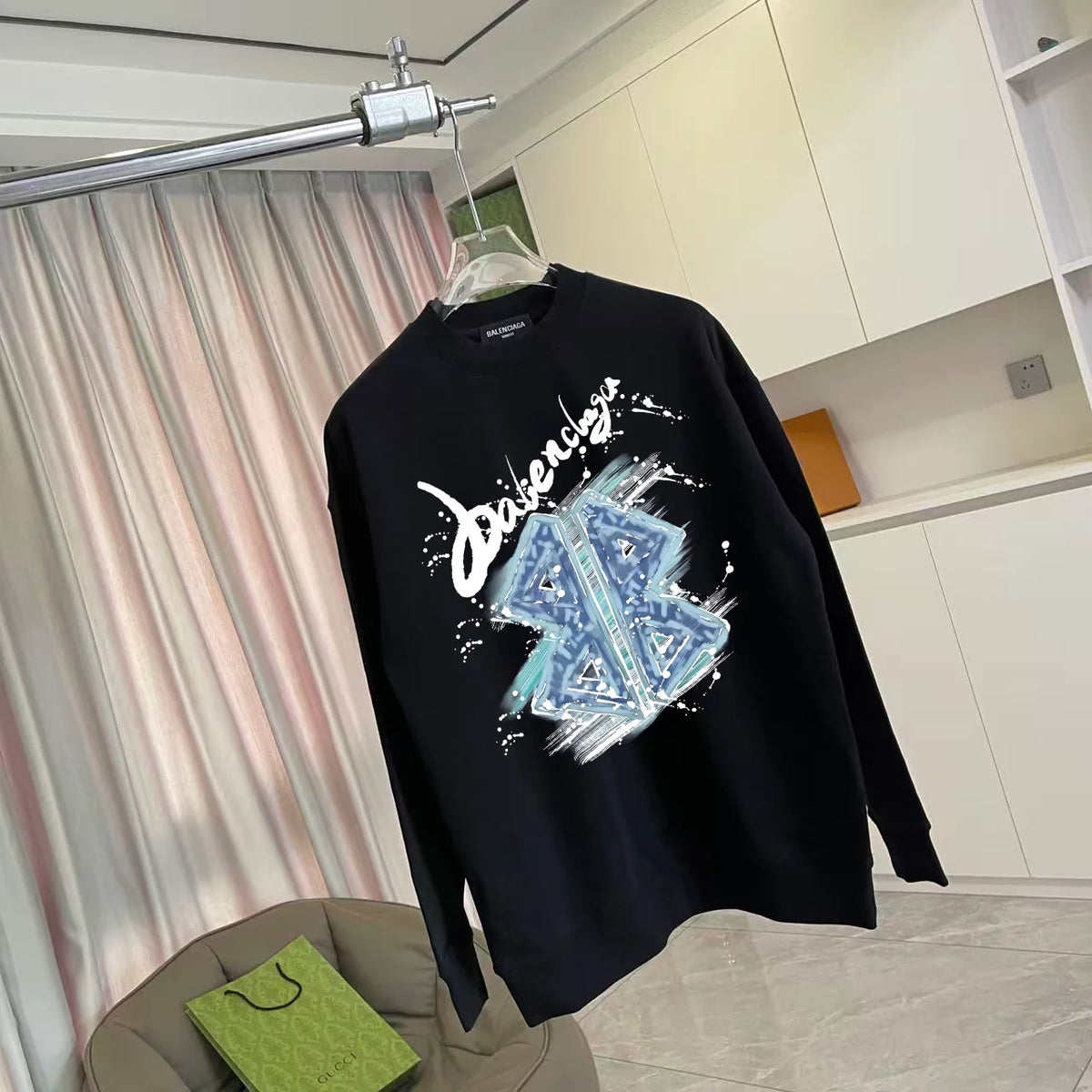 Personalized letter logo printed round neck sweatshirt
