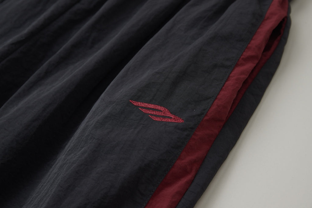 Black and red patchwork embroidered hooded sports suit