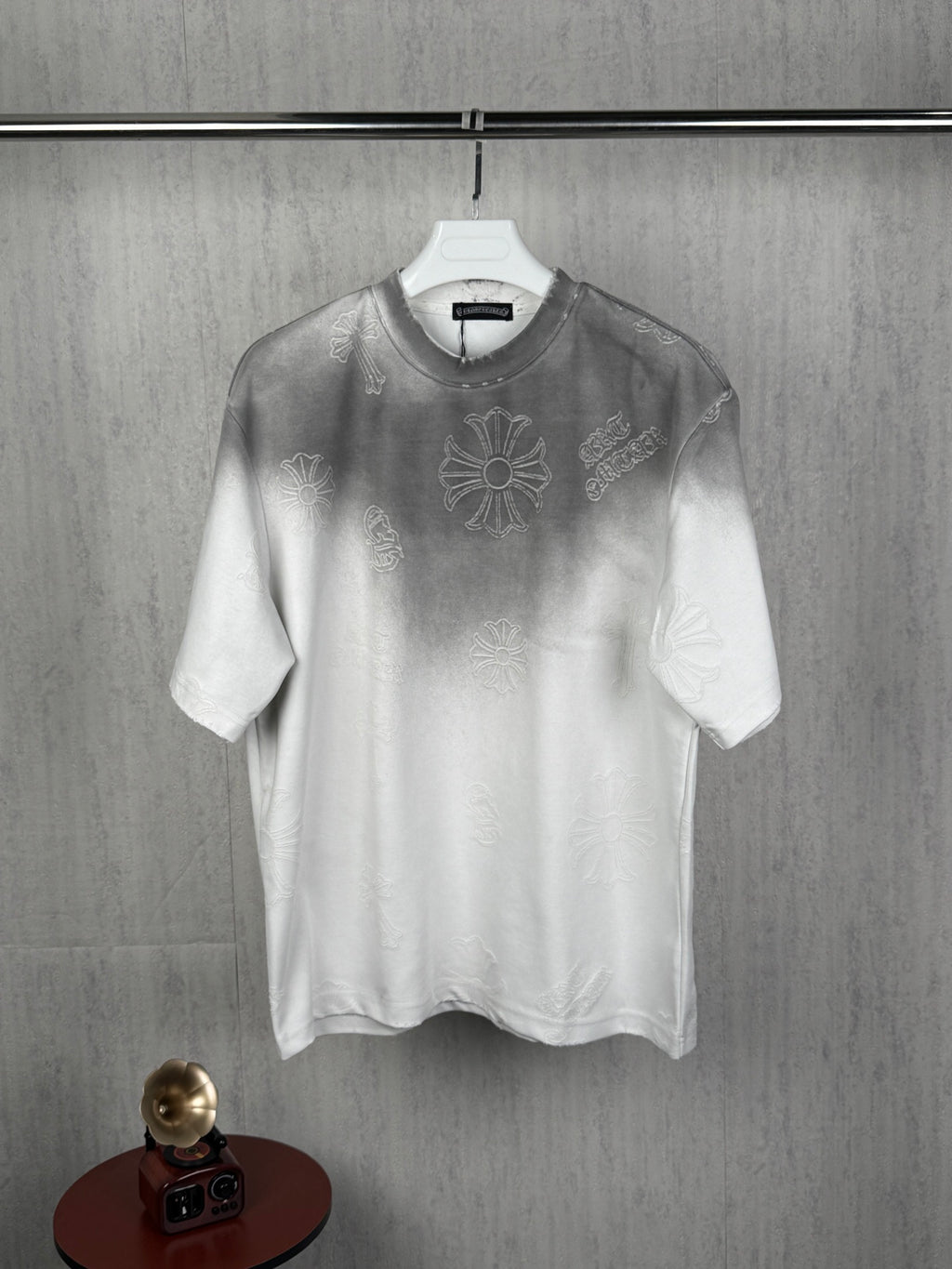 American style acid pickling, laser burning, flower pasting, fabric embroidery, couple casual short sleeved T-shirt