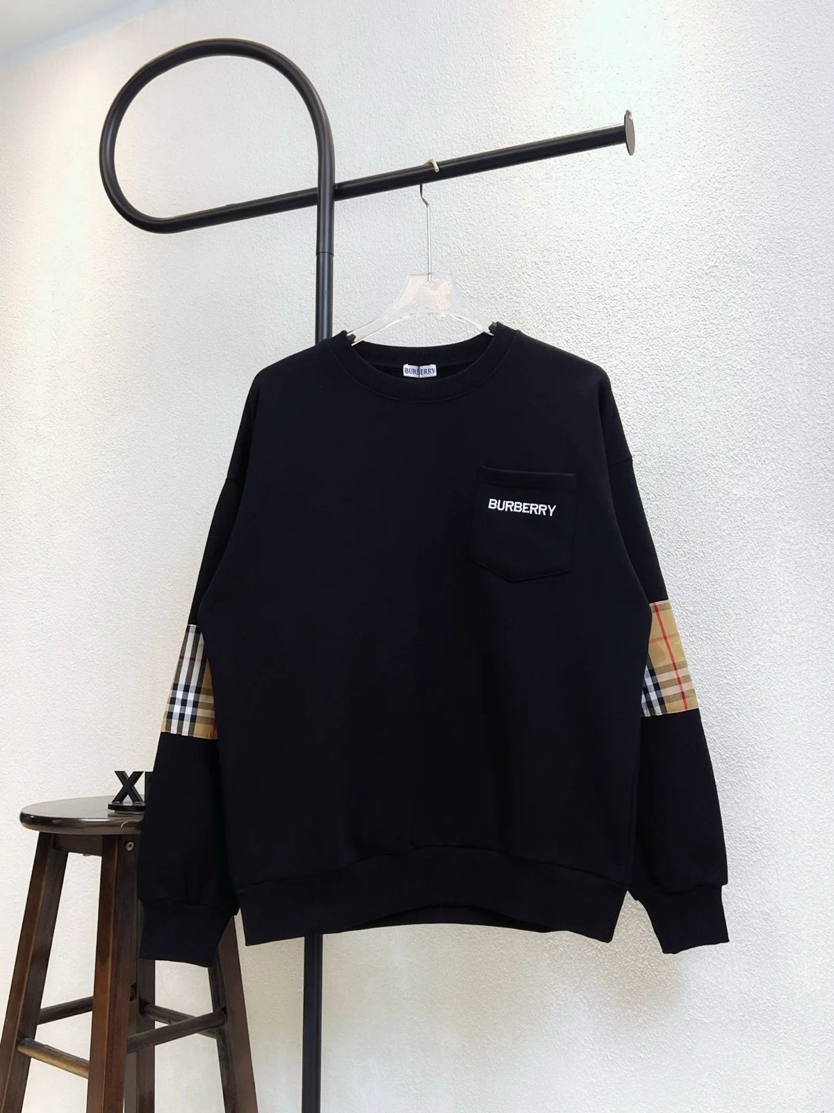 Embroidered letter arm plaid patchwork round neck hoodie