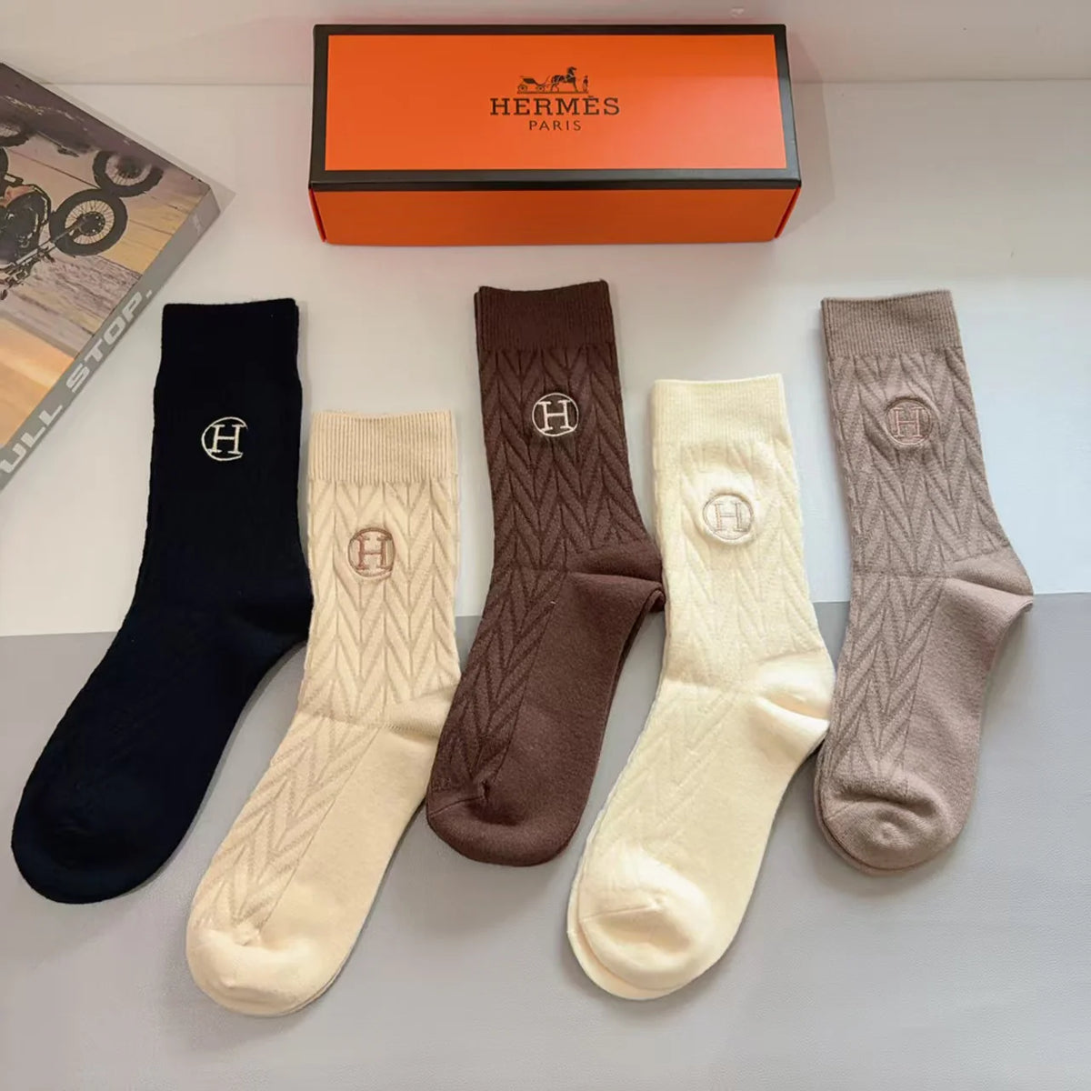 New embroidered cashmere long tube socks