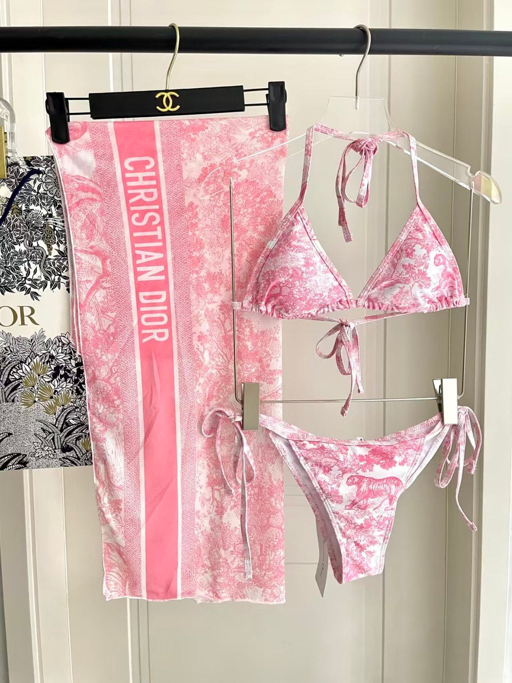 New three piece printed swimsuit