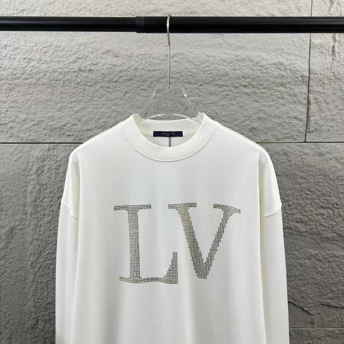Long sleeved round neck hoodie for both men and women
