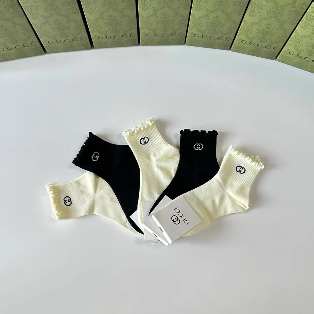 New medium to long pile socks