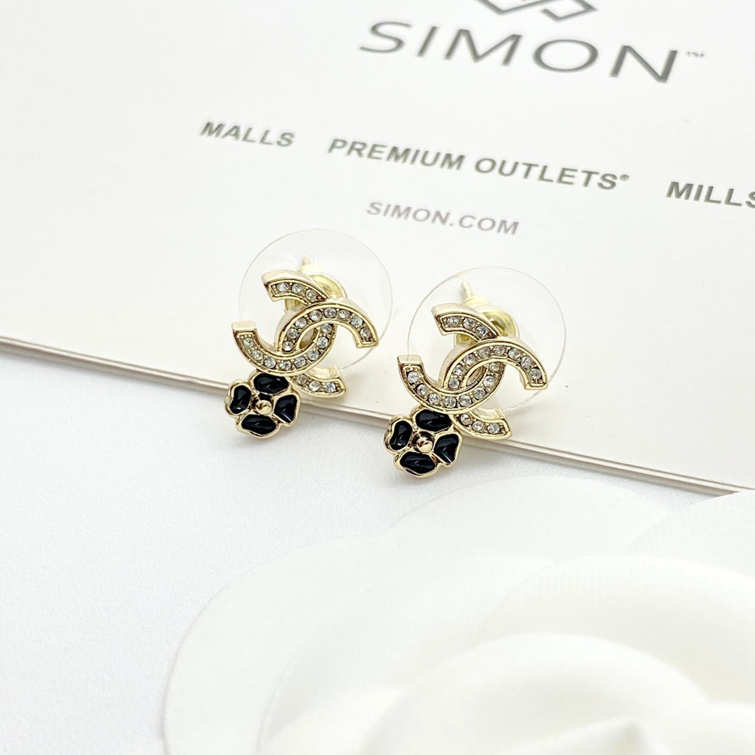 Black enamel clover full diamond earrings