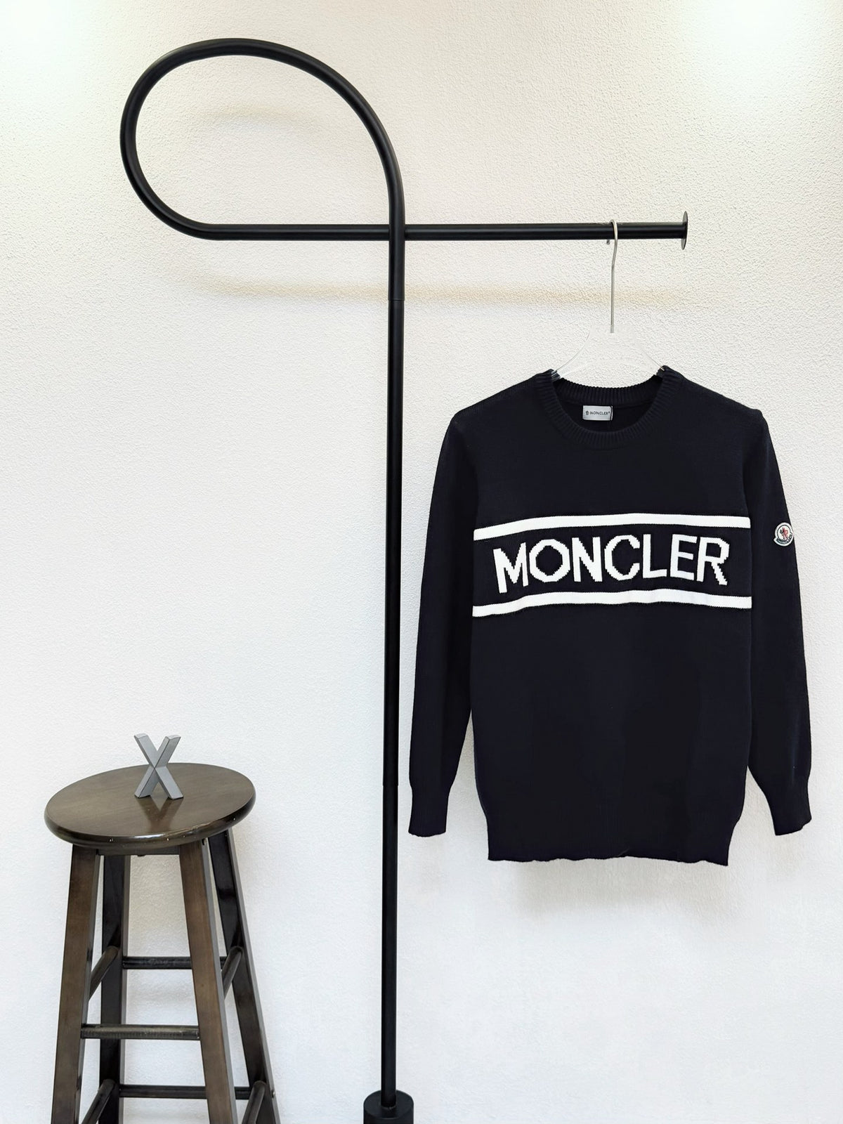 Letter pattern small logo knitted sweater