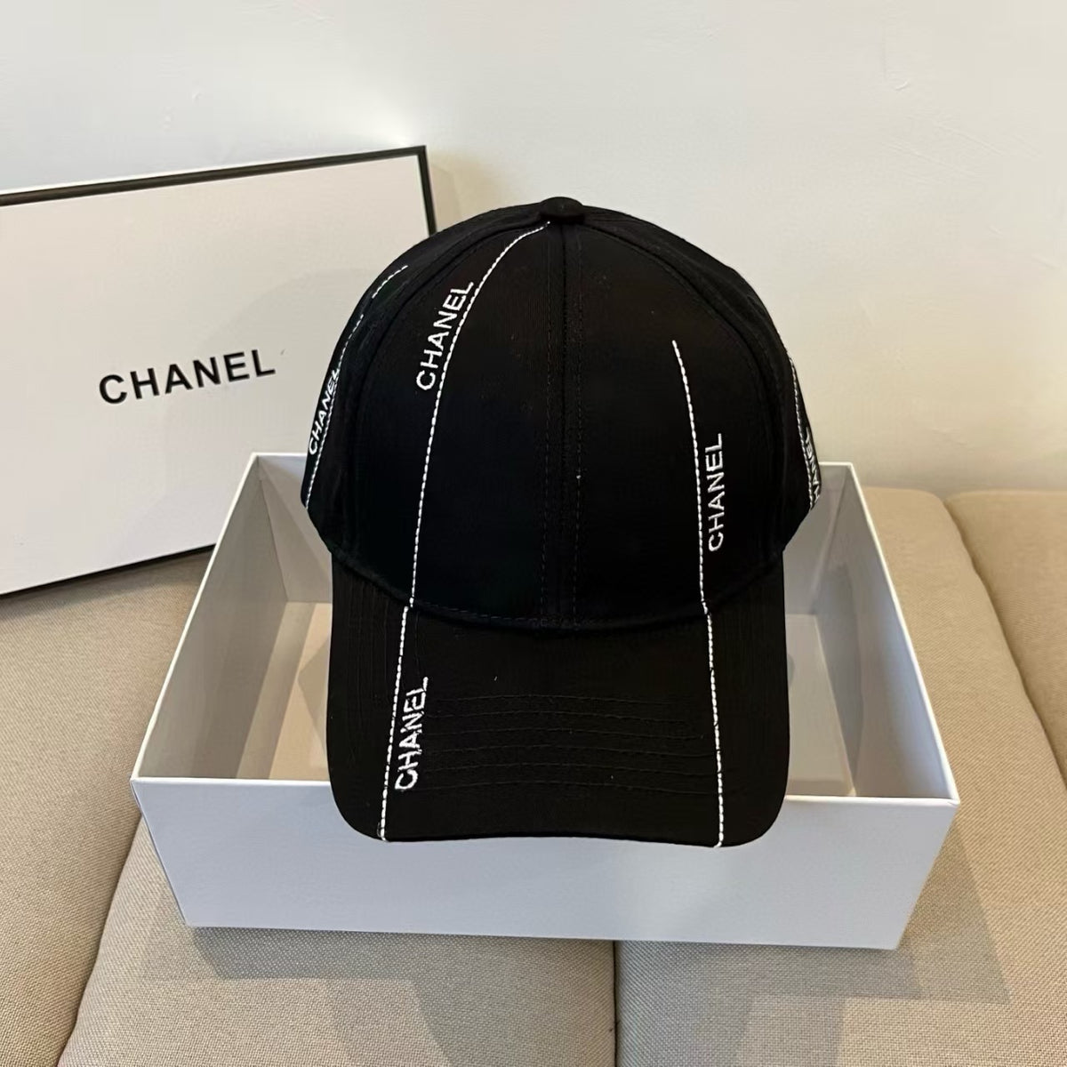 New fashionable baseball cap
