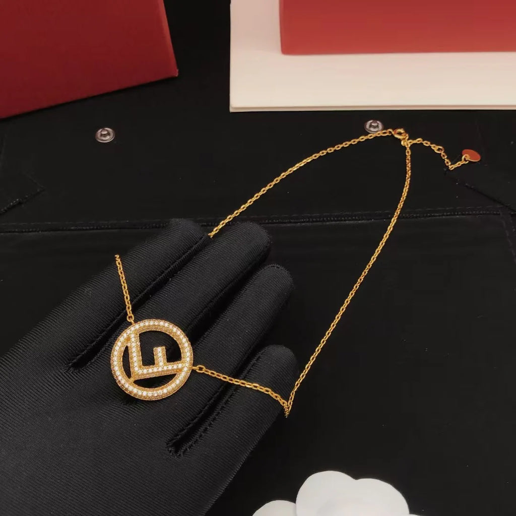 New letter circular necklace