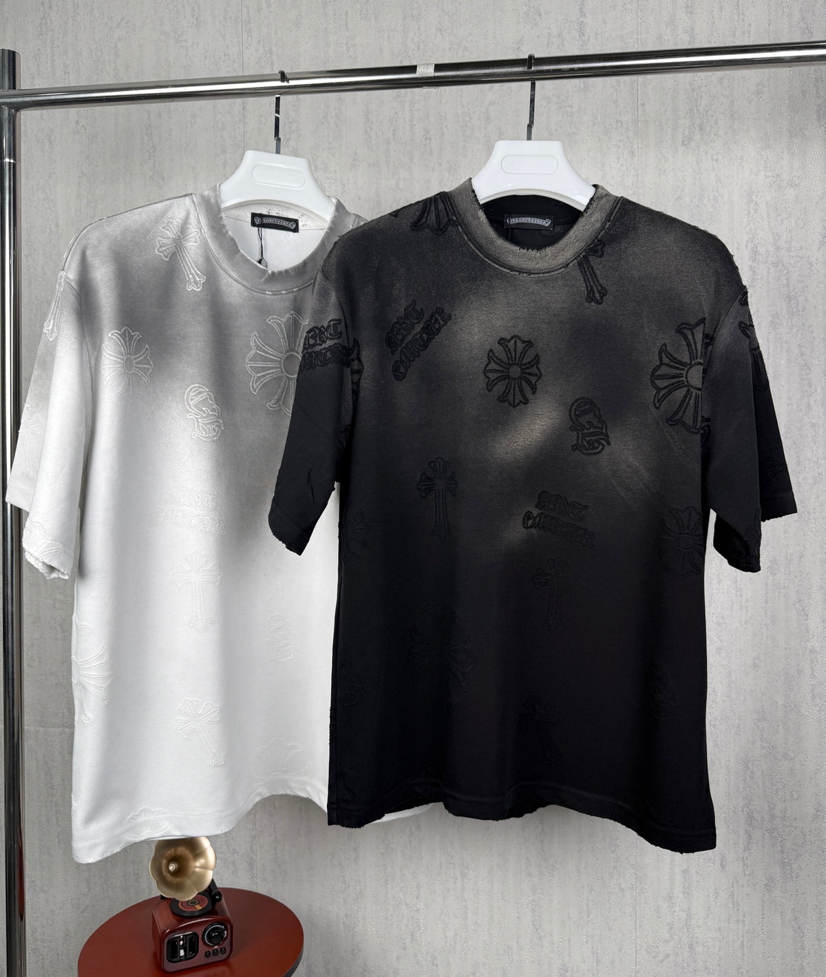 American style acid pickling, laser burning, flower pasting, fabric embroidery, couple casual short sleeved T-shirt