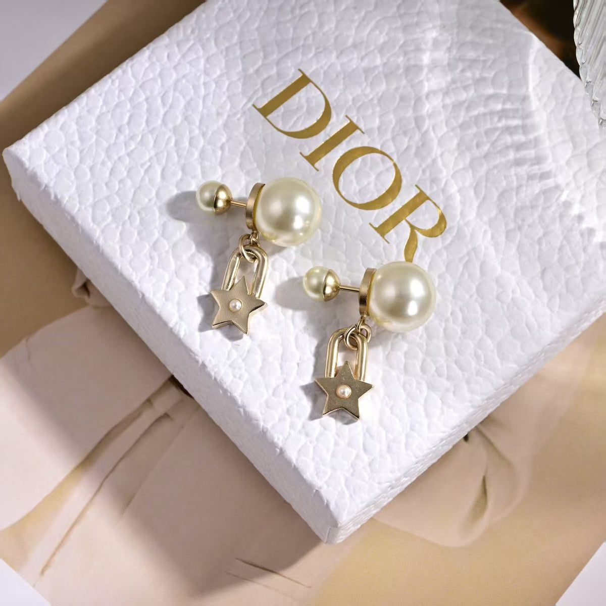 New earring letters