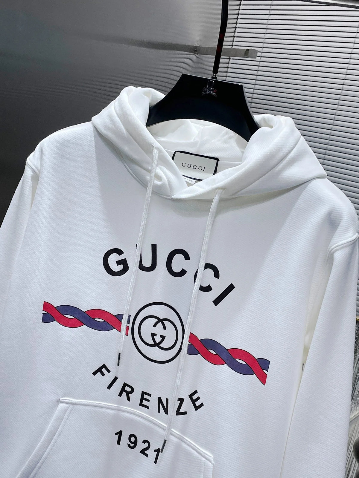 New long sleeved hooded sweatshirt sweatshirt
