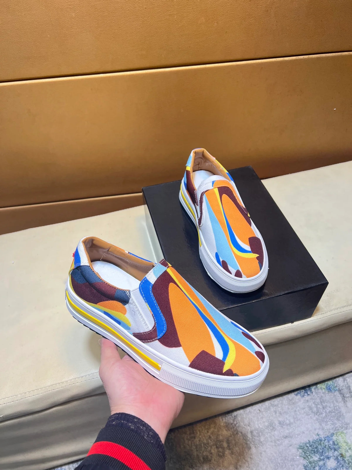Modern style sports shoes