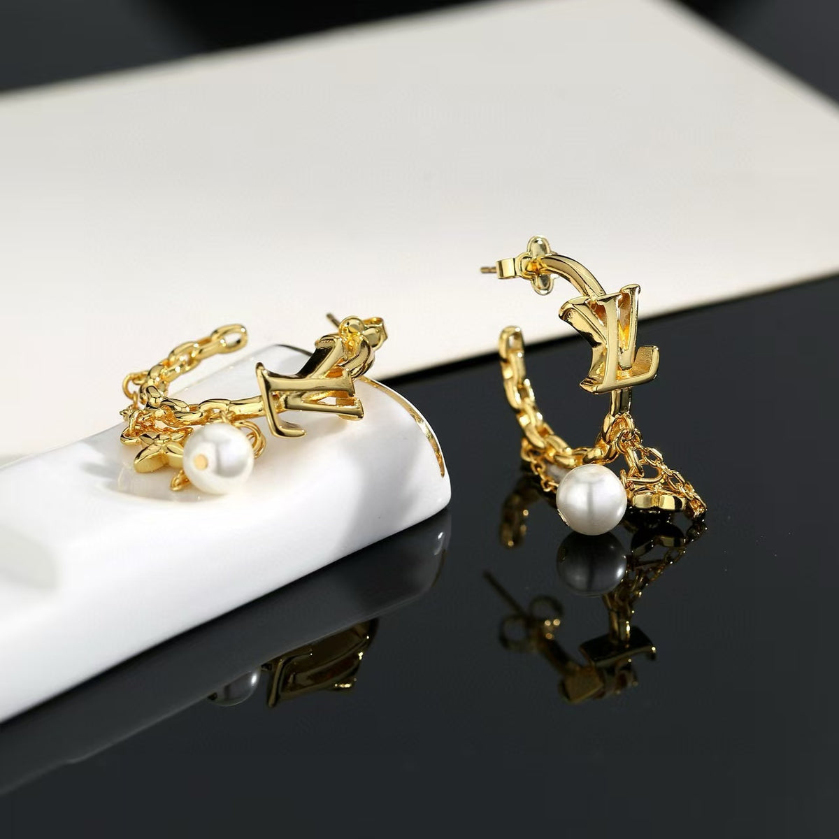 New letter pearl earrings