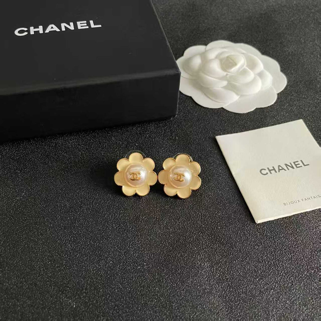 New Camellia Ear Nails