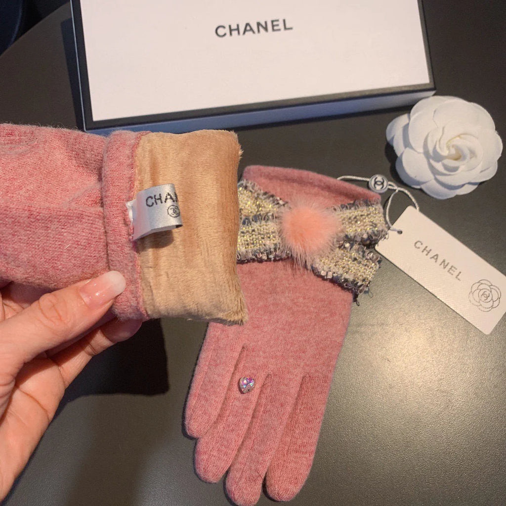 New wool gloves