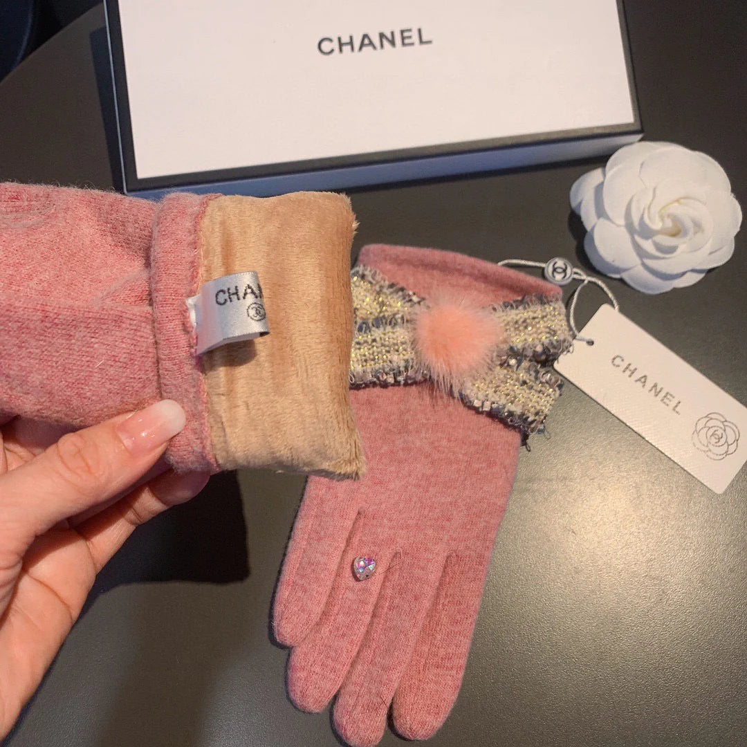 New wool gloves