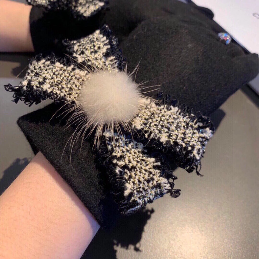 New wool gloves