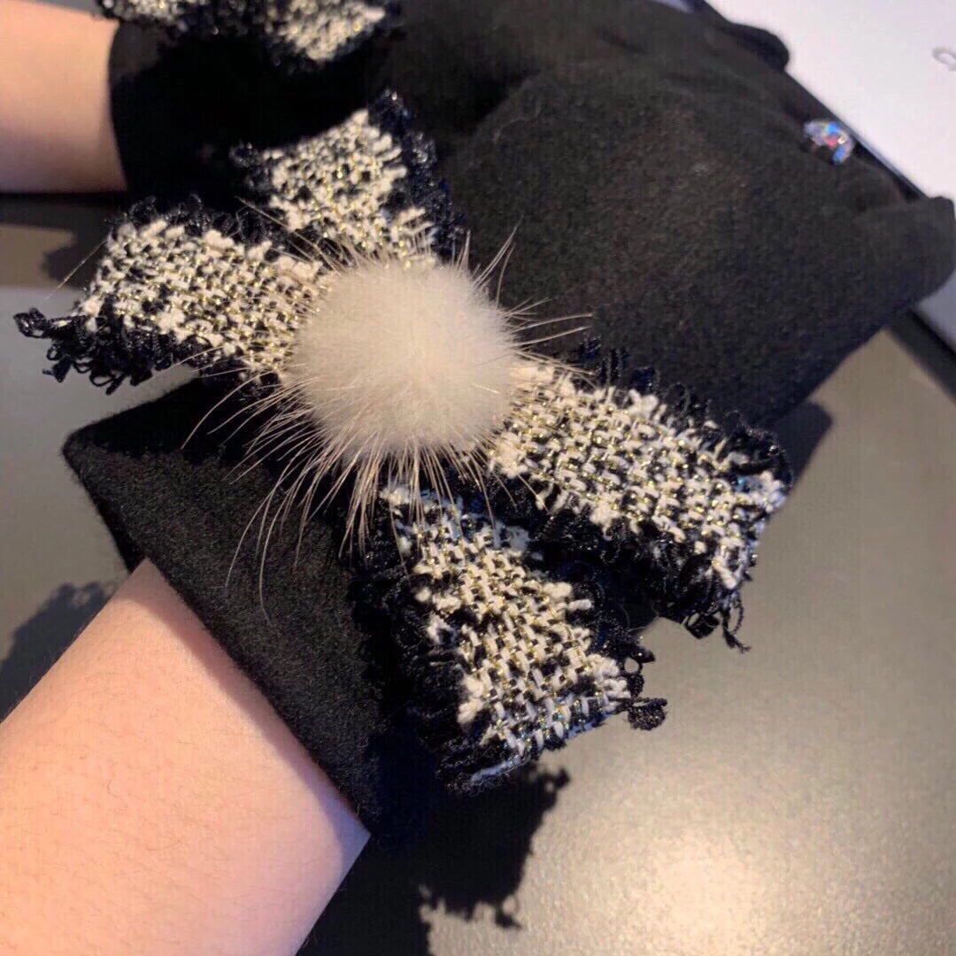 New wool gloves