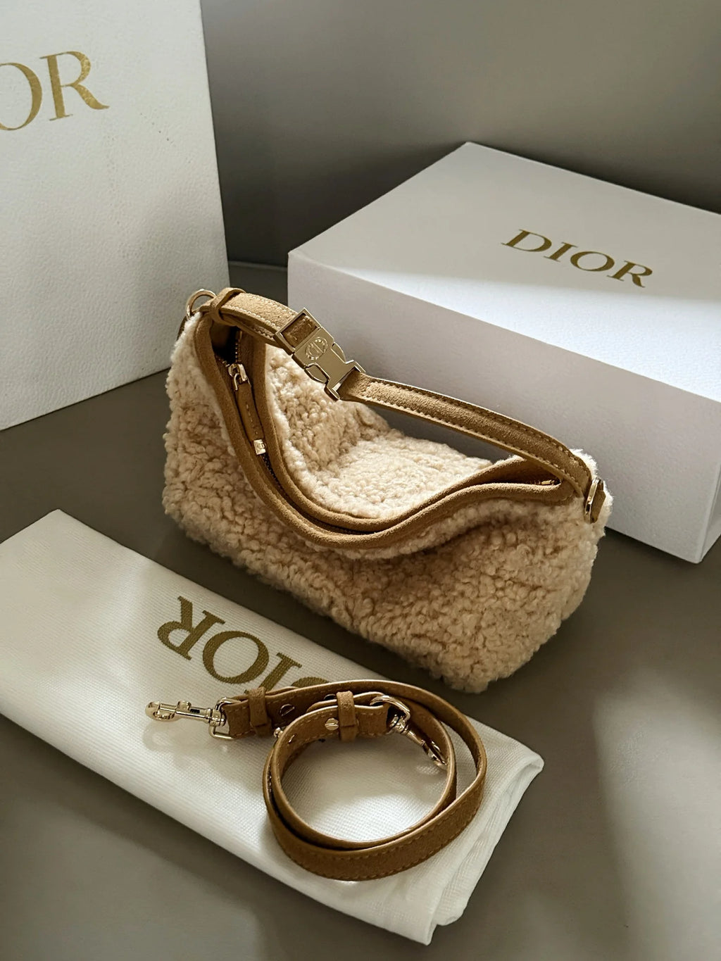 Plush lamb wool lunch box bag