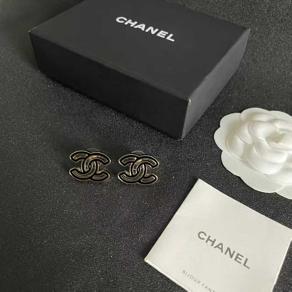 New hollowed out earrings