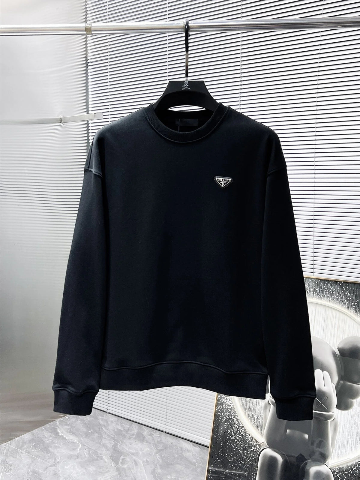 Early autumn new long sleeved round neck sweatshirt